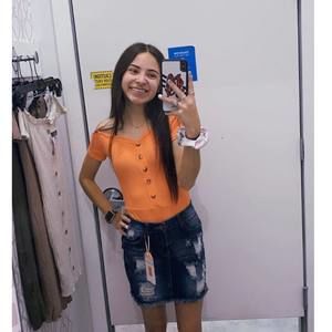 Meet your Posher, Emilee